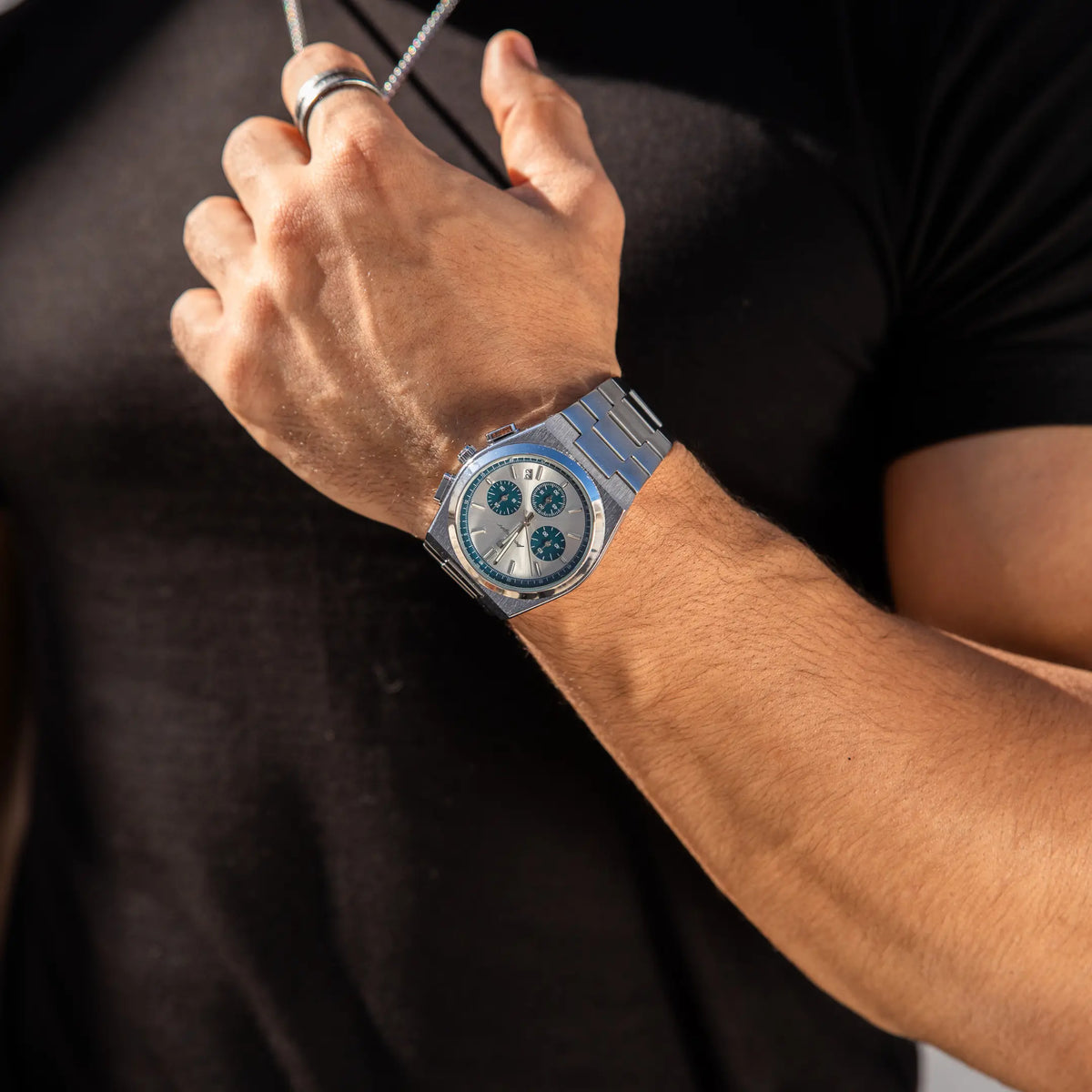 Nivalé™ Palladium – product detail image 4 at Ozoric