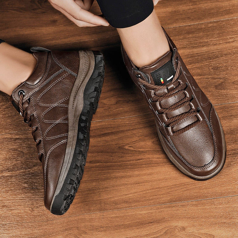 OrthoLeather Men's Trainers – product detail image 3 at Ozoric