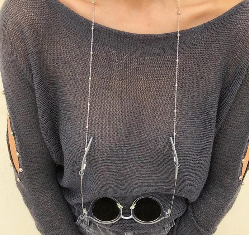 LuxeChain – Versatile Eyewear & Mask Holder – product detail image 3 at Ozoric