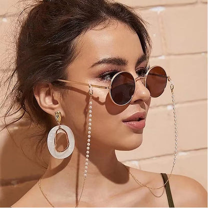 Luxe Pearl Chain – Elegant Eyewear Accessory