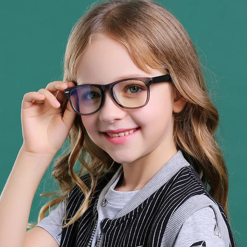 Scout Glasses – Blue Light Protection for Kids – product detail image 7 at Ozoric